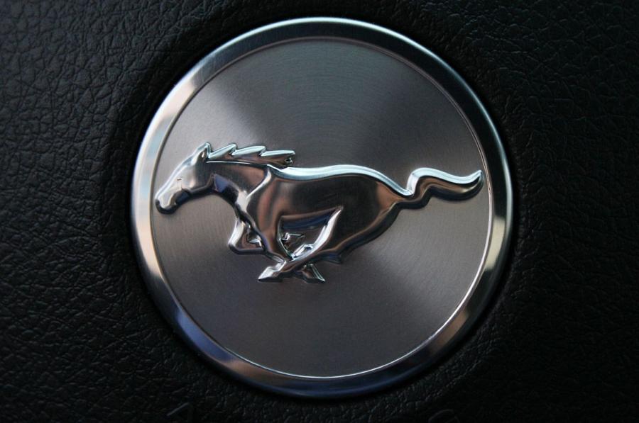  Ford Mustang GT Premium 2011 года  (фото 15 из 33)